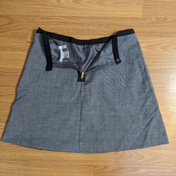 Short high waist zip up skirt - Picture 3 of 3